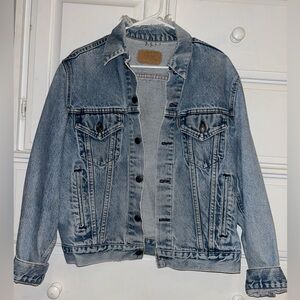 LEVI’S M/L Woman’s Blue Denim/Jean Jacket, Blue Denim, Pockets